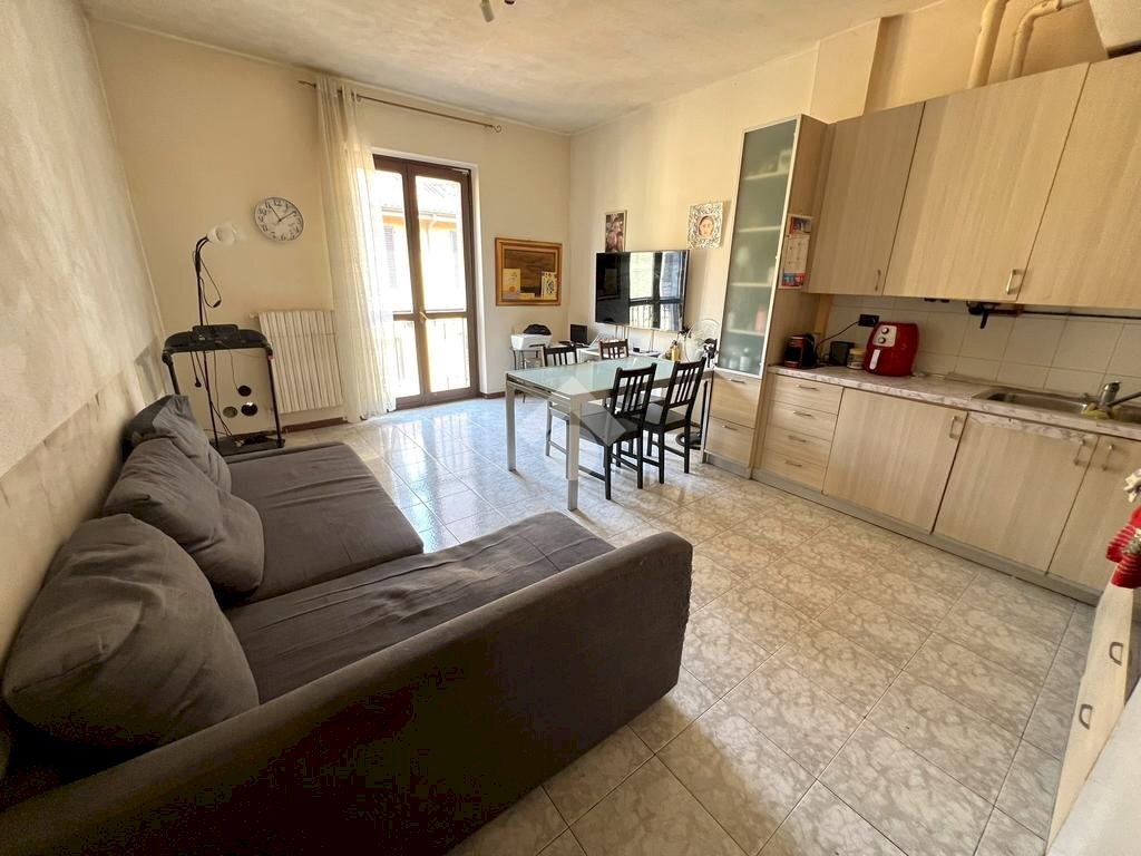 Two-room apartment Via Cesare Battisti, Carugate - photo 1