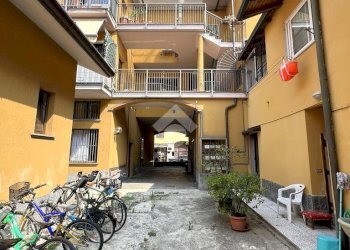 Two-room apartment Via Cesare Battisti, Carugate - photo 29