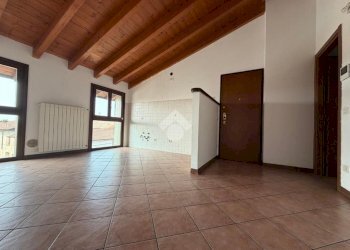 Trilocale Via Cascina Valera, Pessano con Bornago - foto 1