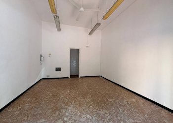 Foto 1 - Commercial Activity Via Carbone, Genova - photo 1