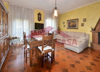 Foto 2 - Three-room apartment VIA DON STOPPANI
 
31, Saronno - photo 2