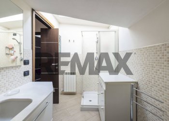 Bagno - Trilocale via giardino
 
26, Bovisio-Masciago - foto 17