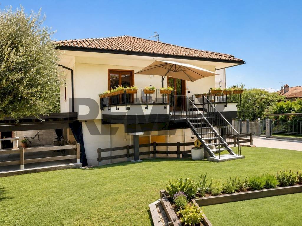 Casa all\'aperto - Villa Via Europa
 
21, Leggiuno - photo 1