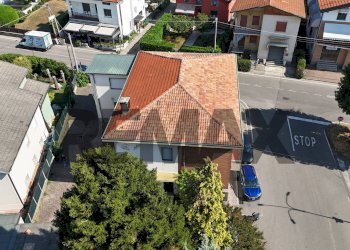 Casa all\'aperto - Appartamento piazza repubblica
 
1, Castiglione Olona - foto 2