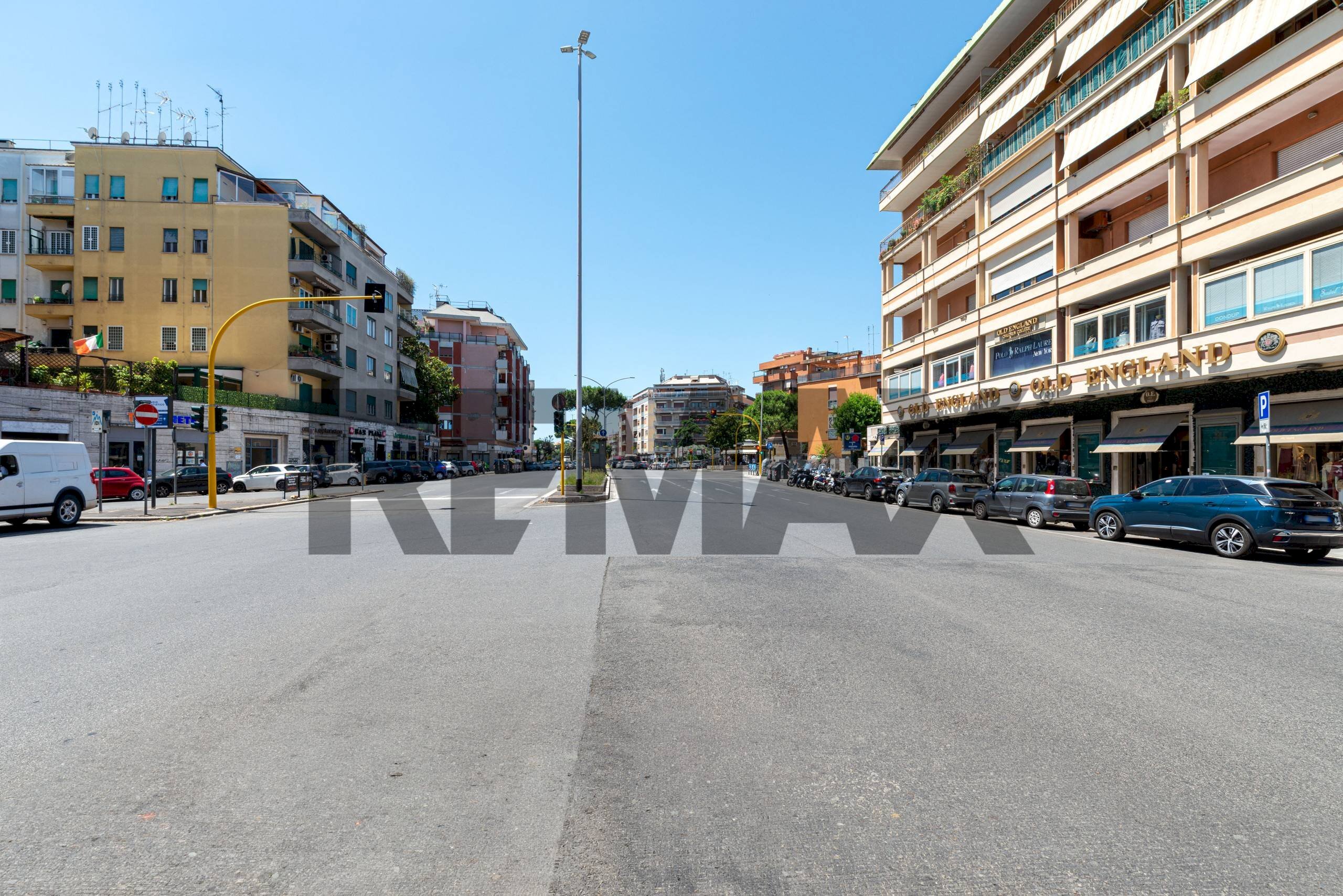 Edificio all\'aperto - Four-room apartment Piazza Irnerio
nn, Roma - photo 2