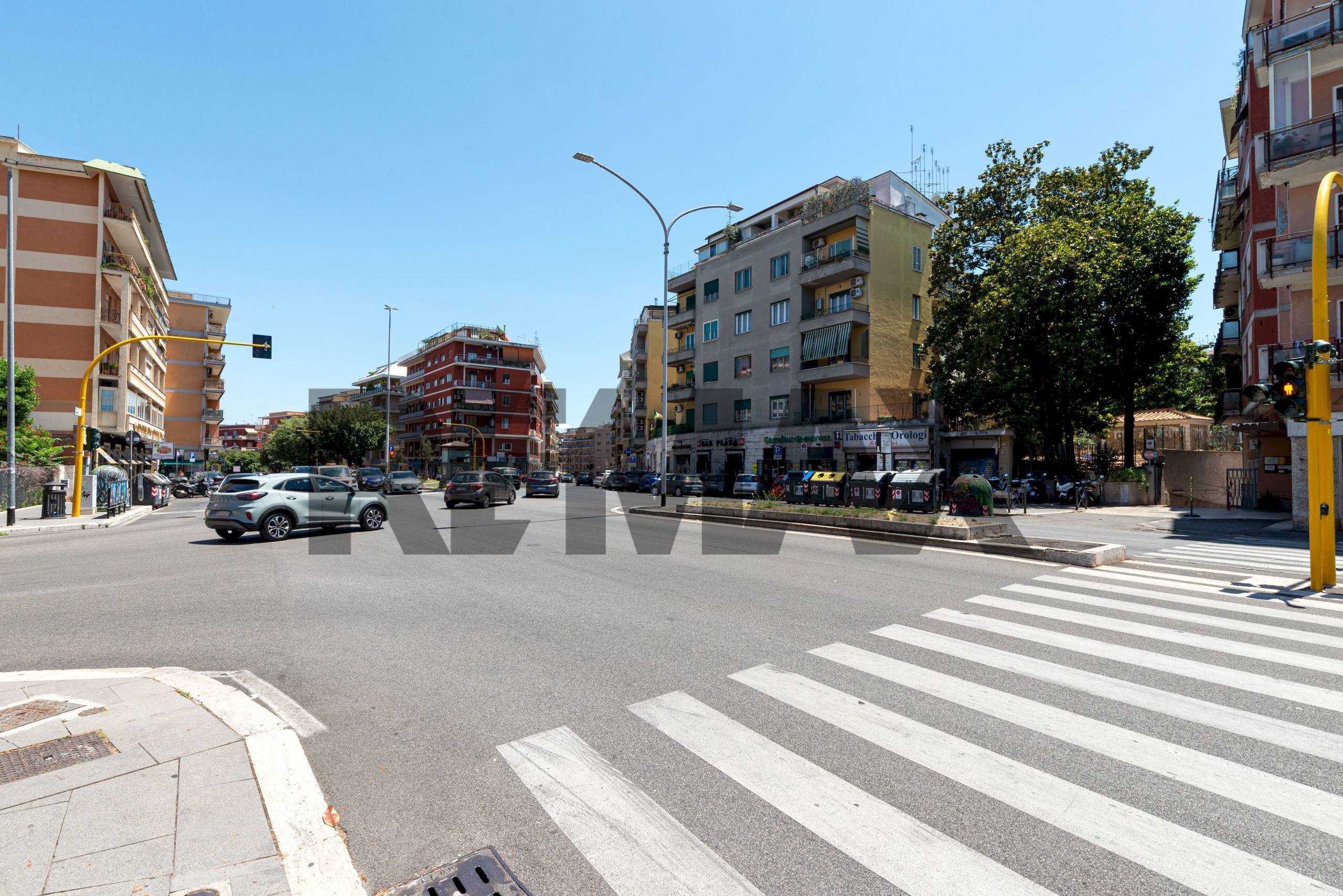 Edificio all\'aperto - Four-room apartment Piazza Irnerio
nn, Roma - photo 3