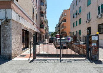 Edificio all\'aperto - Four-room apartment Piazza Irnerio
nn, Roma - photo 5