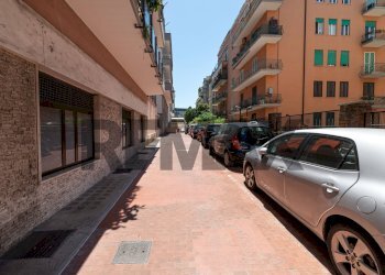 Edificio all\'aperto - Four-room apartment Piazza Irnerio
nn, Roma - photo 6