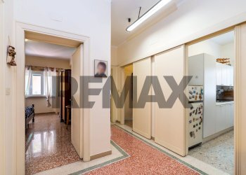 Hall / corridoio - Four-room apartment Piazza Irnerio
nn, Roma - photo 22