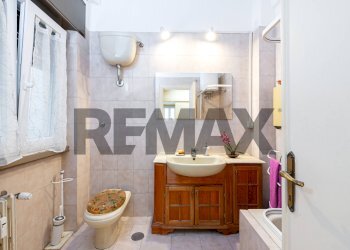 Bagno - Four-room apartment Piazza Irnerio
nn, Roma - photo 23