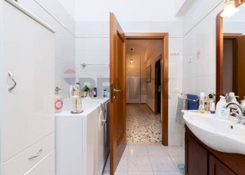 Bagno - Trilocale VIA CAPRI
 
48, Monterotondo - foto 18