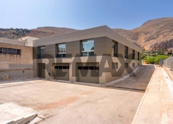 Edificio all\'aperto - Capannone Viale Aiace
126, Palermo - foto 1