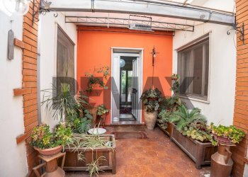 Terrazza - Villa Via Nino Bixio
 
294, Vittoria - photo 2