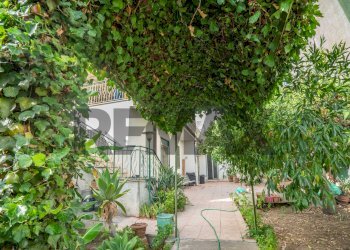 Giardino - Villa Via Nino Bixio
 
294, Vittoria - photo 6
