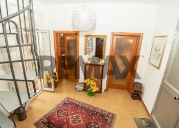 Hall / corridoio - Villa Via Nino Bixio
 
294, Vittoria - photo 9
