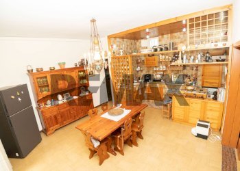 Sala da pranzo - Villa Via Nino Bixio
 
294, Vittoria - photo 17