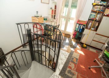 Scale - Villa Via Nino Bixio
 
294, Vittoria - photo 42