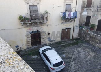 Edificio all\'aperto - Independent house Via San Sebastiano
 
42, Militello in Val di Catania - photo 34