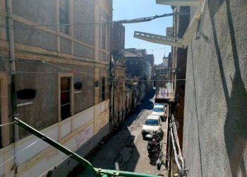 Edificio all\'aperto - Casa semi indipendente Via Orfanotrofio
51, Catania - foto 15