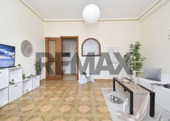 Soggiorno - Three-room apartment Via Sottotenente Cantone
 
12, Mascalucia - photo 8