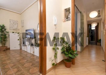 Hall / corridoio - Three-room apartment Via Sottotenente Cantone
 
12, Mascalucia - photo 9