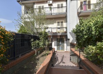 Casa all\'aperto - Box Via Sottotenente Cantone
 
12, Mascalucia - foto 3