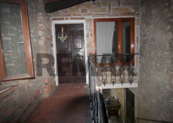 Hall / corridoio - Rustico Località Casignano
 
81, Cavriglia - foto 10