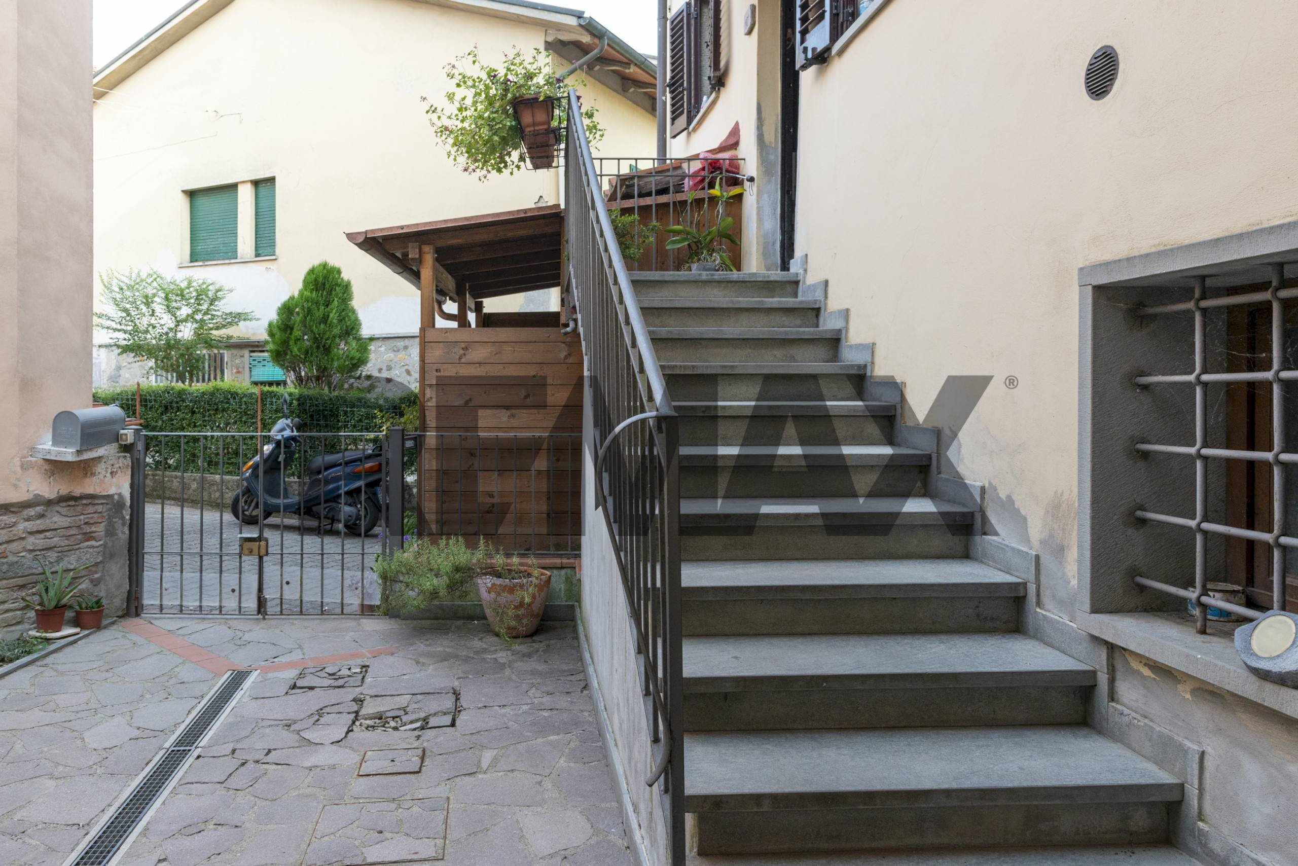 Scale - Four-room apartment VIA PERELLI
10/A, Bucine - photo 2