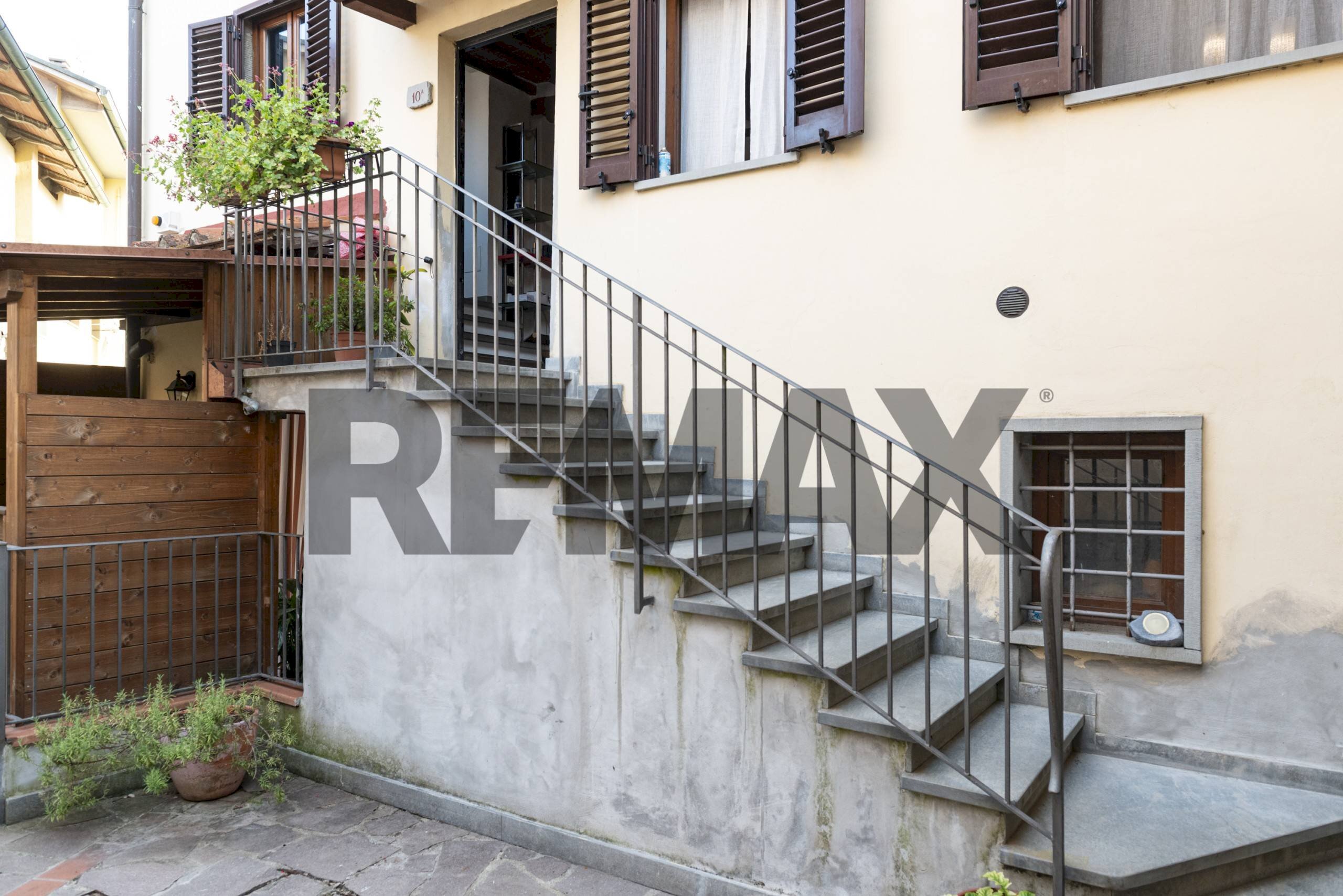 Scale - Four-room apartment VIA PERELLI
10/A, Bucine - photo 3