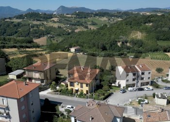 Vista delle montagne - Quadrilocale Via Antonio Gramsci
 
45, Castelplanio - foto 32