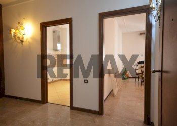 Hall / corridoio - Quadrilocale Piazza della Vittoria
 
24, Cairo Montenotte - foto 14
