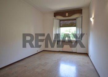 Stanza vuota - Quadrilocale Piazza della Vittoria
 
24, Cairo Montenotte - foto 24