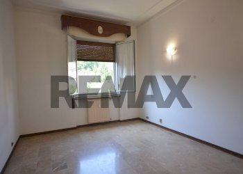 Stanza vuota - Quadrilocale Piazza della Vittoria
 
24, Cairo Montenotte - foto 26