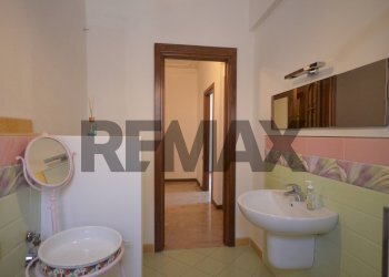 Bagno - Quadrilocale Piazza della Vittoria
 
24, Cairo Montenotte - foto 30
