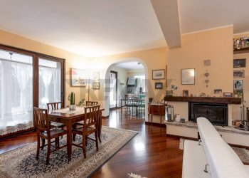Sala da pranzo - Villa Strada della Madonnetta
 
74, Ancona - foto 12
