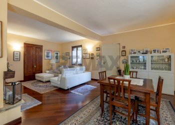Sala da pranzo - Villa Strada della Madonnetta
 
74, Ancona - foto 16