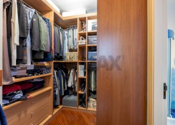 Cabina armadio - Villa Strada della Madonnetta
 
74, Ancona - foto 25