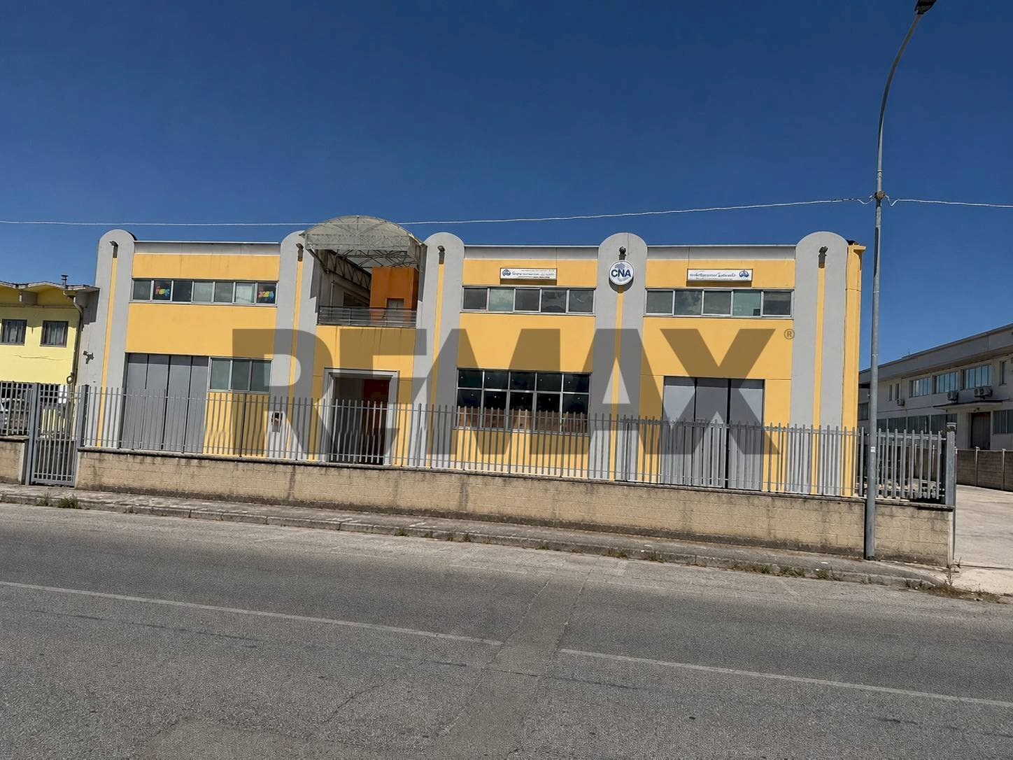 Edificio all\'aperto - Ufficio Via del Consorzio
 
10/C, Falconara Marittima - foto 1