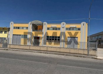 Edificio all\'aperto - Ufficio Via del Consorzio
10/C, Falconara Marittima - foto 1
