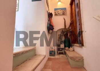 Hall / corridoio - Casa indipendente Via Fontana
 
71, Vieste - foto 19