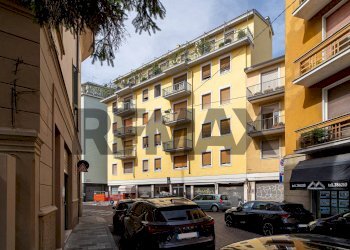 Edificio all\'aperto - Two-room apartment borgo collegio maria luigia
 
9, Parma - photo 1