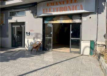 Edificio all\'aperto - Negozio via Bartolo Longo
340, Napoli - foto 2