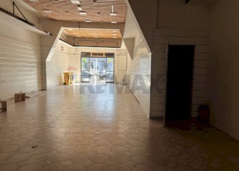 Stanza vuota - Negozio via Bartolo Longo
340, Napoli - foto 9