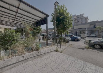 Edificio all\'aperto - Negozio via Bartolo Longo
340, Napoli - foto 13