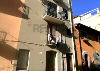 Edificio all\'aperto - Trilocale via sant agostino
 
1, Gaeta - foto 1