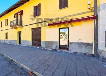 Terrazza - Commercial Premises VIA CADORNA
44, Fagnano Olona - photo 1