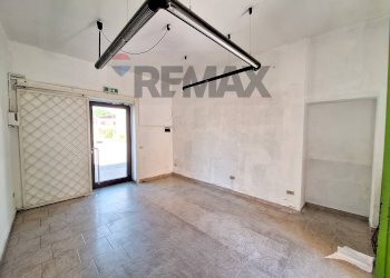 Stanza vuota - Commercial Premises VIA CADORNA
44, Fagnano Olona - photo 4