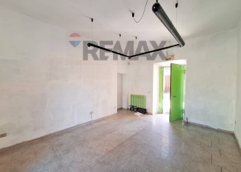 Stanza vuota - Commercial Premises VIA CADORNA
44, Fagnano Olona - photo 5