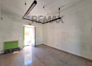 Stanza vuota - Commercial Premises VIA CADORNA
44, Fagnano Olona - photo 6