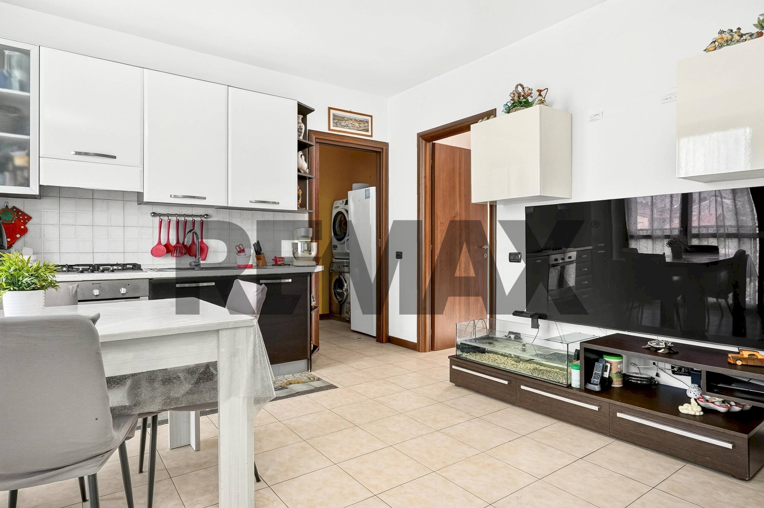 Sala da pranzo - Three-room apartment via aurelio dell'acqua
11, Uboldo - photo 3